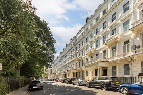 2 bedroom flat for sale, Queen's Gate Gardens, South Kensington SW7