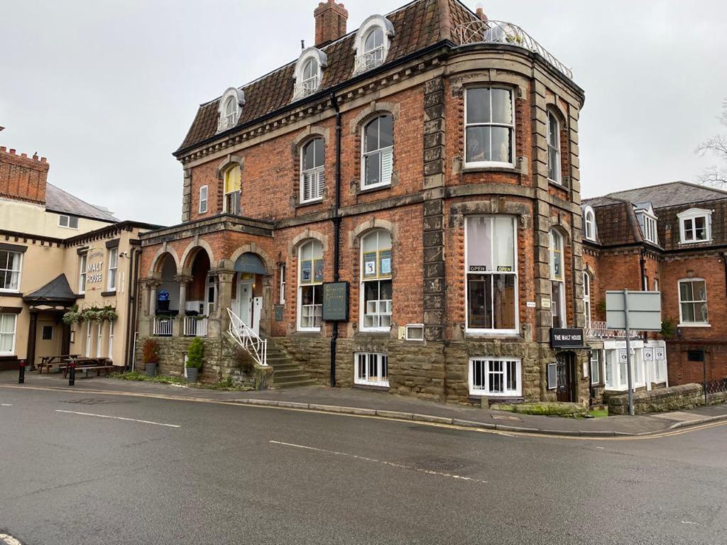 1 Sandford Place, Church Stretton... Retail property (high street) £