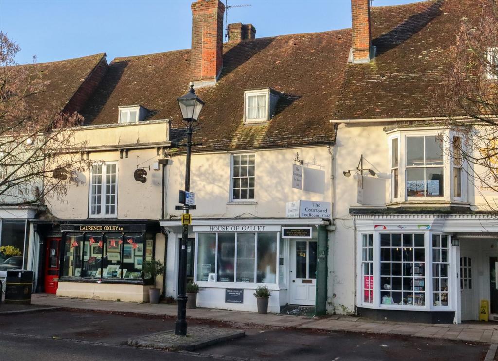 Broad Street, Alresford 2 bed flat for sale £295,000