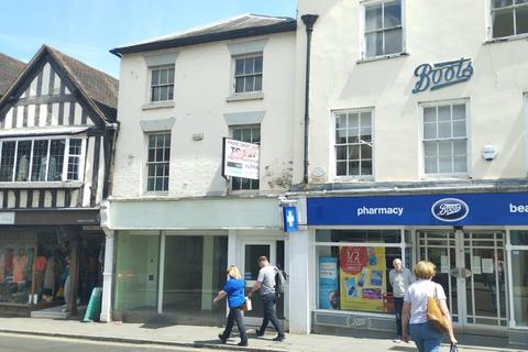 Retail property (high street) to rent, PROMINENTLY LOCATED SHOP UNIT*, 33 The Bullring, Ludlow, SY8 1AA