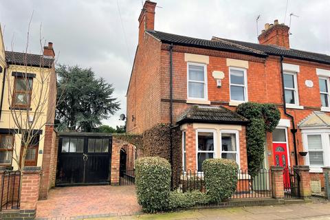 4 bedroom end of terrace house for sale - Central Avenue, Wigston