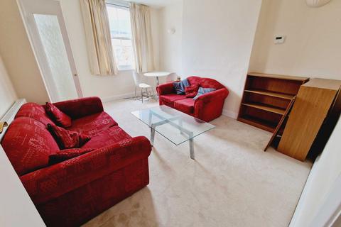 1 bedroom apartment to rent, Shepherds Bush, London