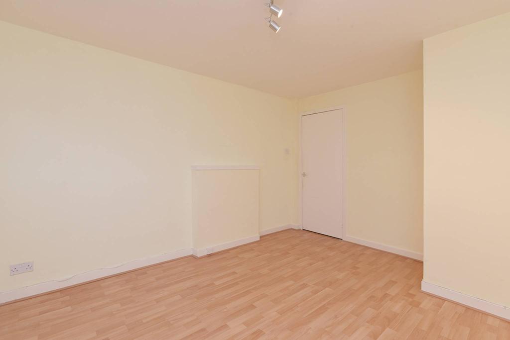 MFL6219226 702.jpg