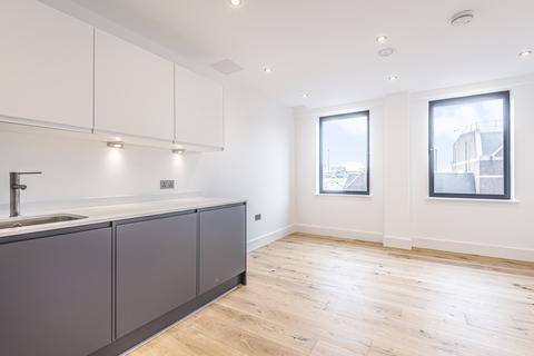 1 bedroom flat to rent - St Johns Hill London SW11