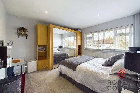 2 bedroom maisonette for sale, Southbourne Gardens, Ruislip, HA4