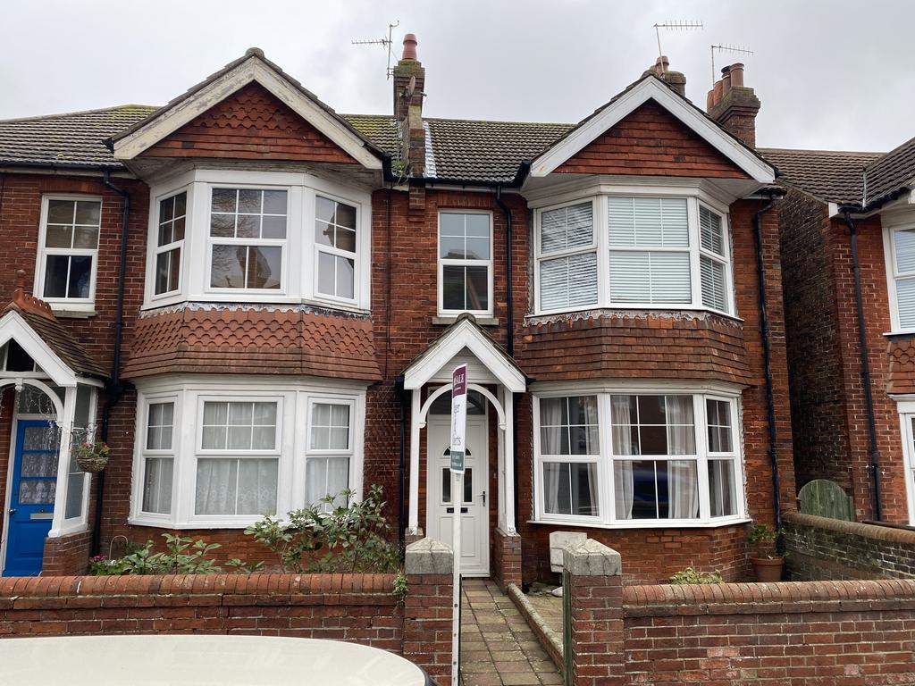 Green Street, Eastbourne BN21 4 bed terraced house £1,395 pcm (£322 pw)