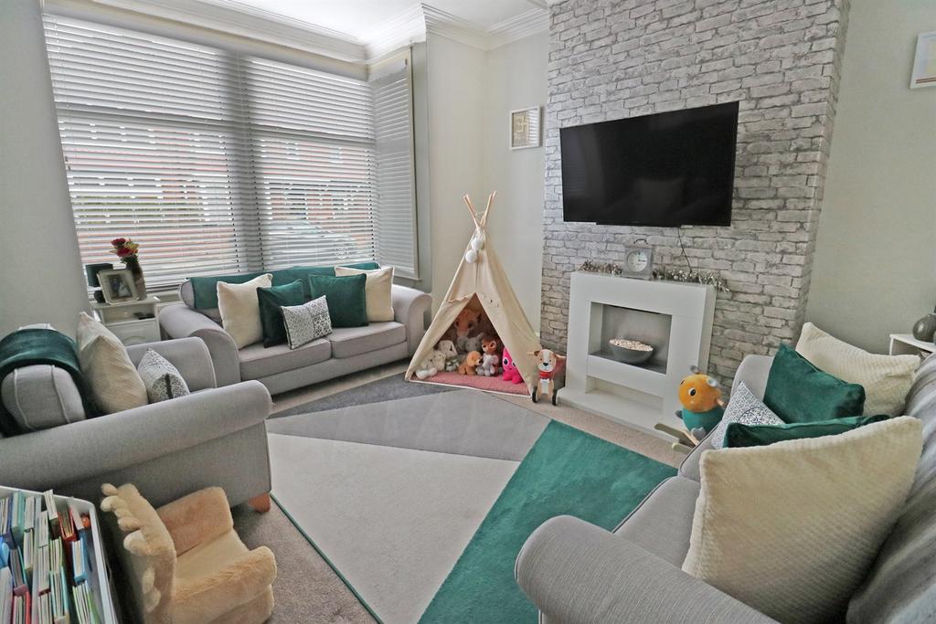 Queens Road, Linthorpe, Middlesbrough, TS5 3 bed house for sale £160,000