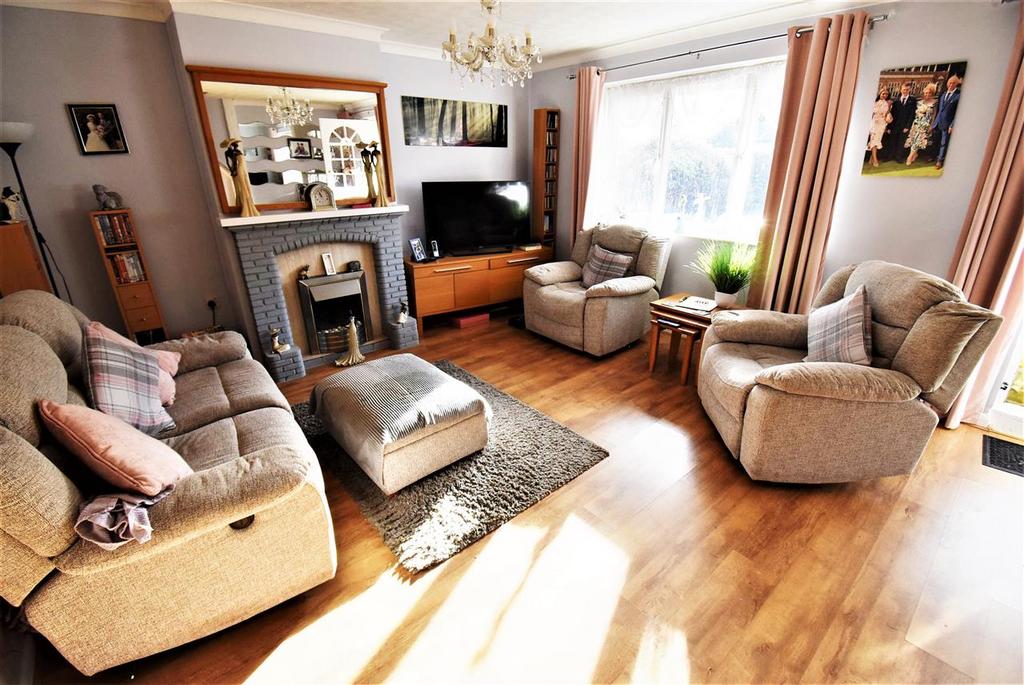 Moore Avenue, Tilbury 3 bed terraced house for sale £325,000