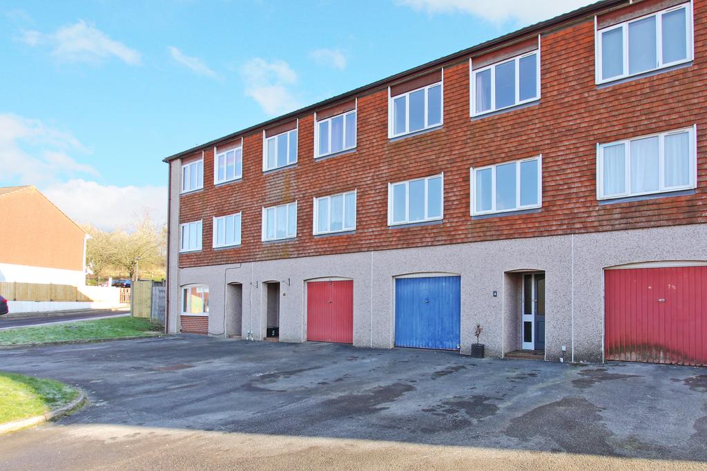 Rosewood Terrace, Forest Drive, Tidworth, SP9 3 bed terraced house for