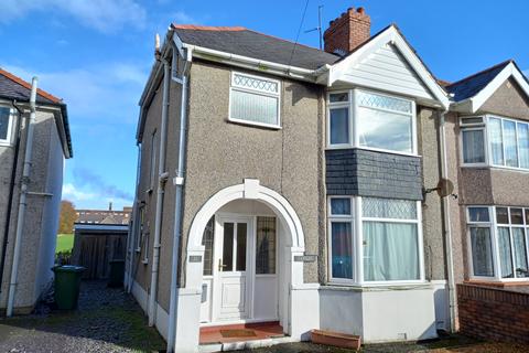 4 bedroom semi-detached house for sale, Belmont Drive, Bangor LL57