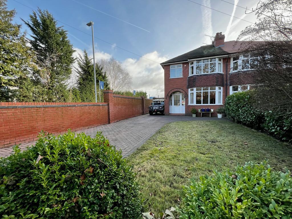 Abbey Road, Sandbach, CW11 3 bed semidetached house £300,000