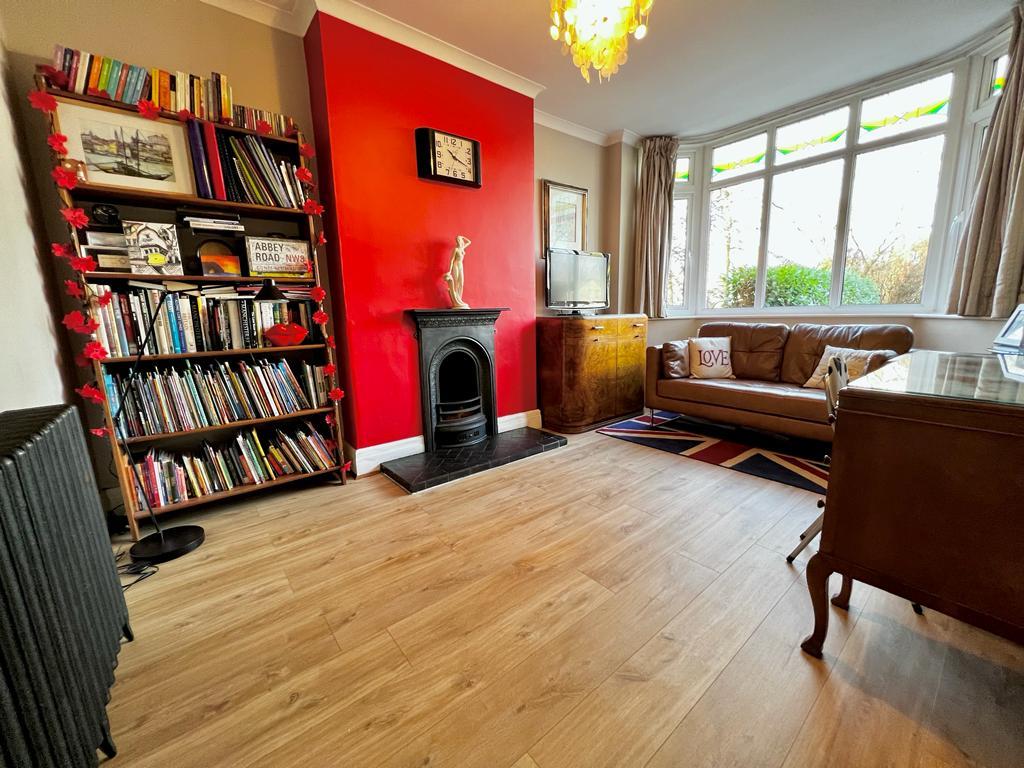 Abbey Road, Sandbach, CW11 3 bed semidetached house £300,000
