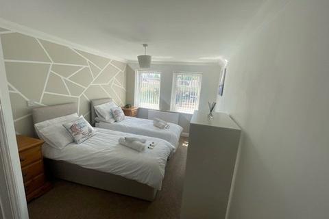 2 bedroom apartment for sale, Pye Road, Heswall, Wirral, CH60