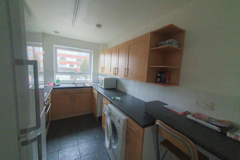 2 bedroom flat to rent, Ballards Lane, Finchley, N3