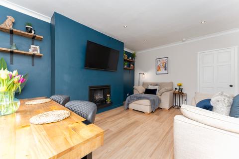 7 Alyth Crescent, Clarkston, Glasgow, G76 8PF