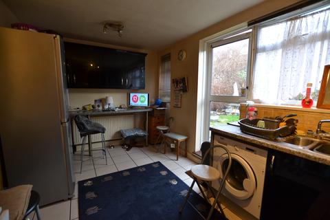 16 Reculver Mews, London, N18 2QY