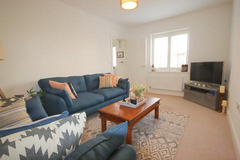 16 Bowling Lane, Billingshurst, RH14 9FT