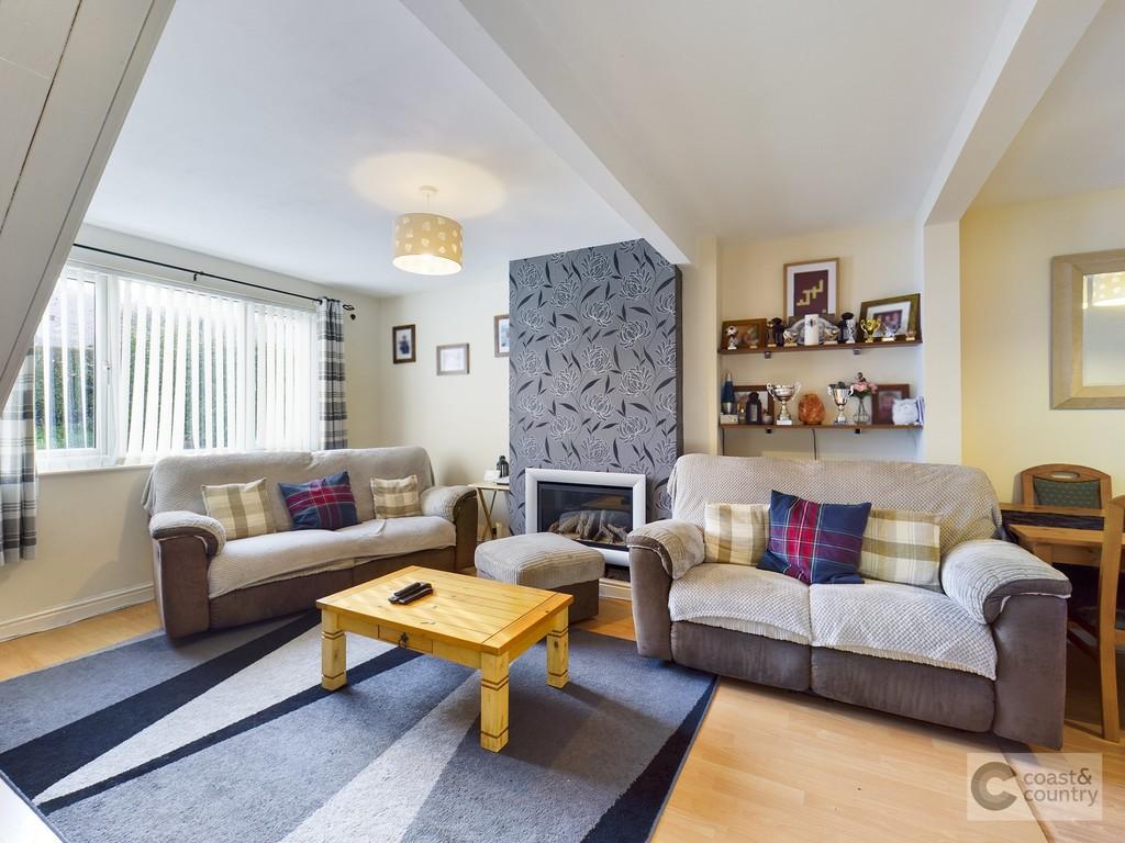 Brownhills Road, Newton Abbot 3 bed semidetached house £210,000