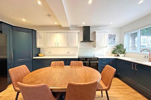 25 Tinney Drive, Truro, TR1 1AT