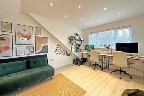 25 Tinney Drive, Truro, TR1 1AT
