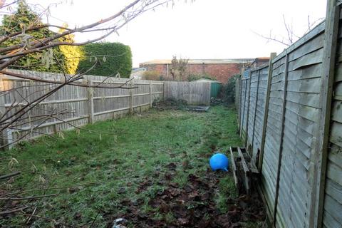 4 bedroom semi-detached house to rent, Deans Walk, Kingsholm , Gloucester