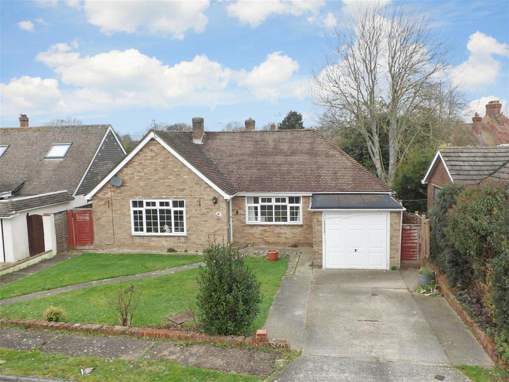 Halliford Drive, Barnham, Bognor Regis, West Sussex 2 bed detached