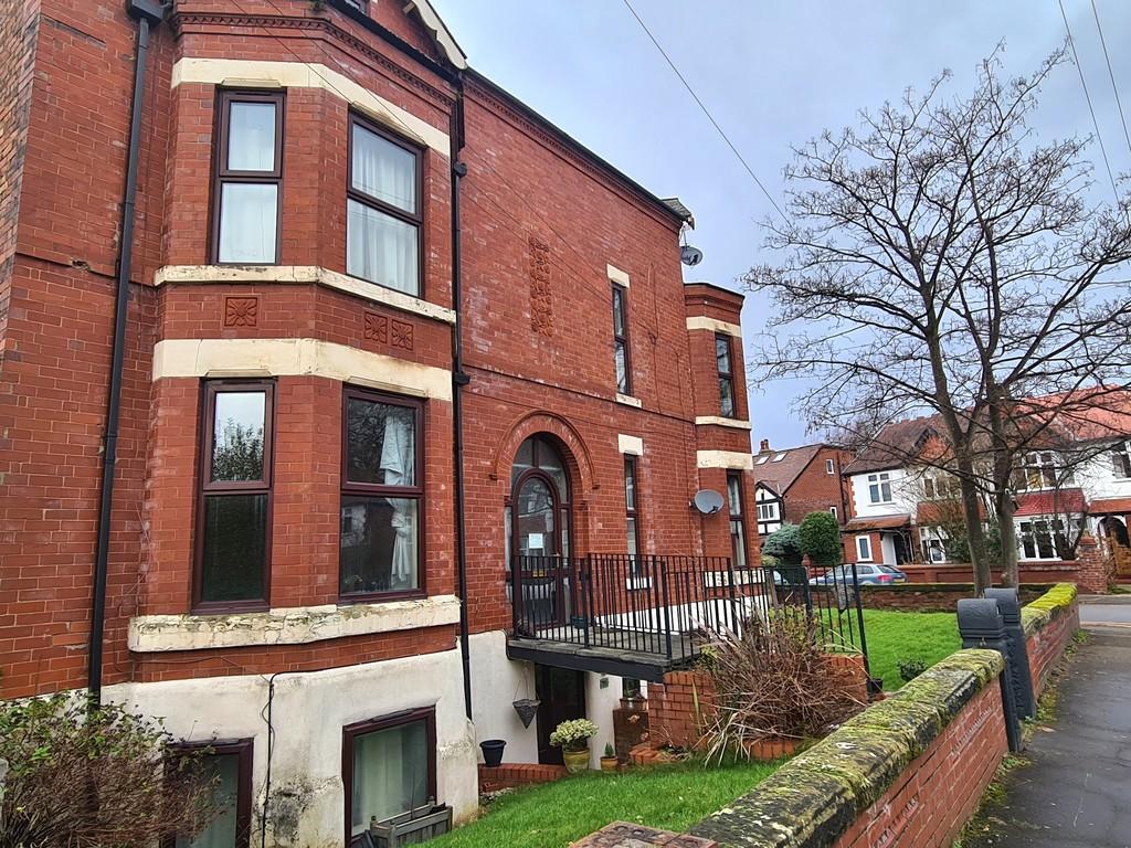 Hague Road 2 bed apartment to rent £995 pcm (£230 pw)