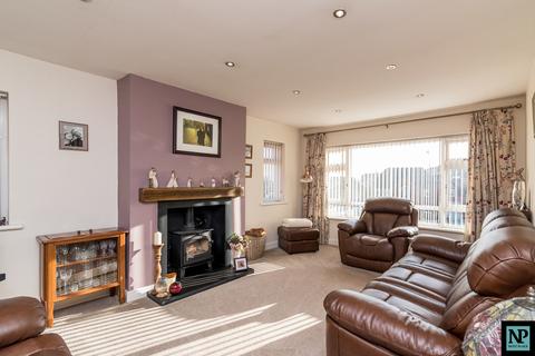 3 bedroom detached bungalow for sale - Fairfields Hill, Polesworth