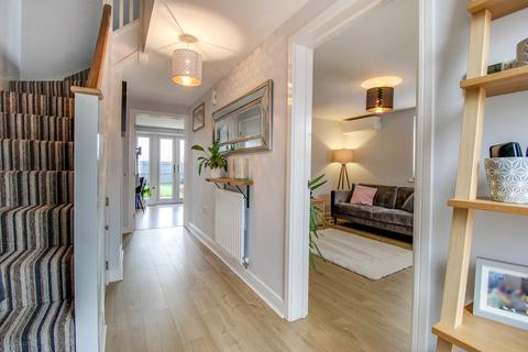 3 bedroom semi-detached house for sale - Woodland Close, Kingsdown Road , Swindon