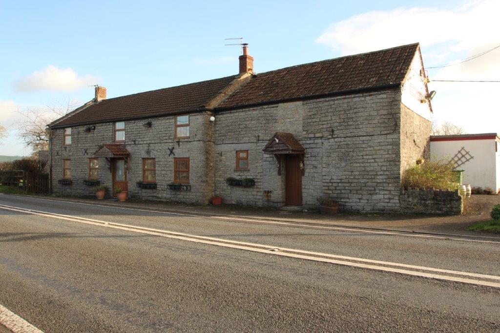 Travellers Rest, East Pennard, BA4 5 bed detached house for sale £450,000