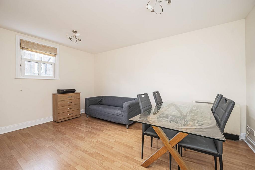 Hayfield House, Hayfield Passage, Tower Hamlets, London, E1 2 bed flat