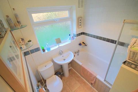 16 Melrose Avenue, Greenford, UB6 9TA