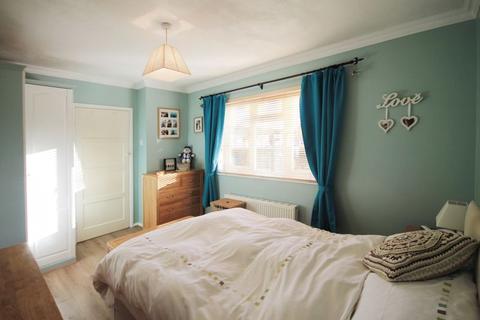 16 Melrose Avenue, Greenford, UB6 9TA