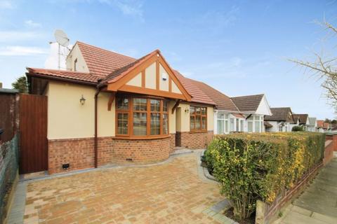 63 Farndale Crescent, Greenford, UB6 9LW