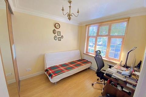 63 Farndale Crescent, Greenford, UB6 9LW