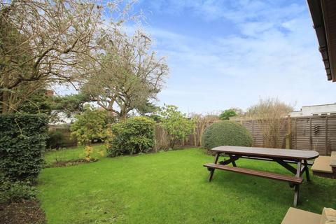 63 Farndale Crescent, Greenford, UB6 9LW