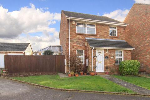 3 bedroom detached house for sale, Hunters Close ,