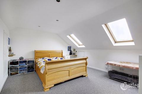 93a Bowes Road, London, N13 4RU