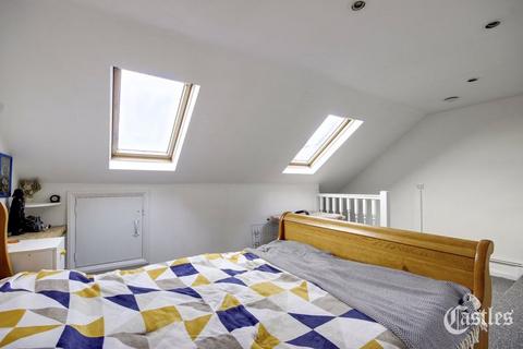 93a Bowes Road, London, N13 4RU
