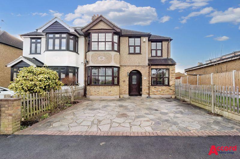 Ashvale Drive, Upminster 4 bed semidetached house £650,000