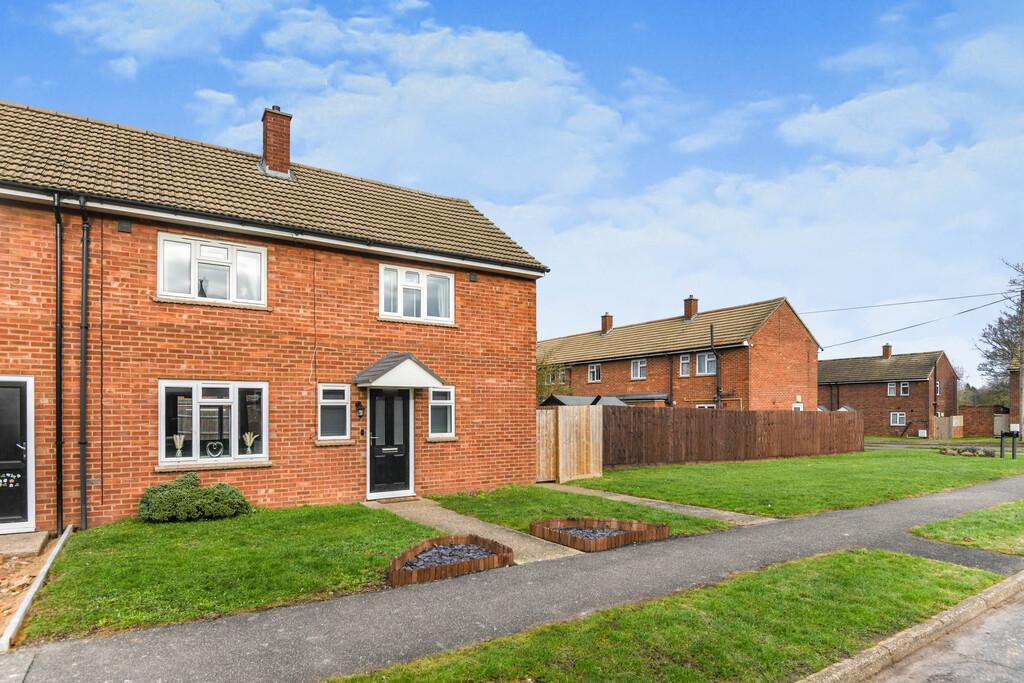 Beech Avenue, Upper Marham, Kings Lynn, PE33 9NE 3 bed end of terrace