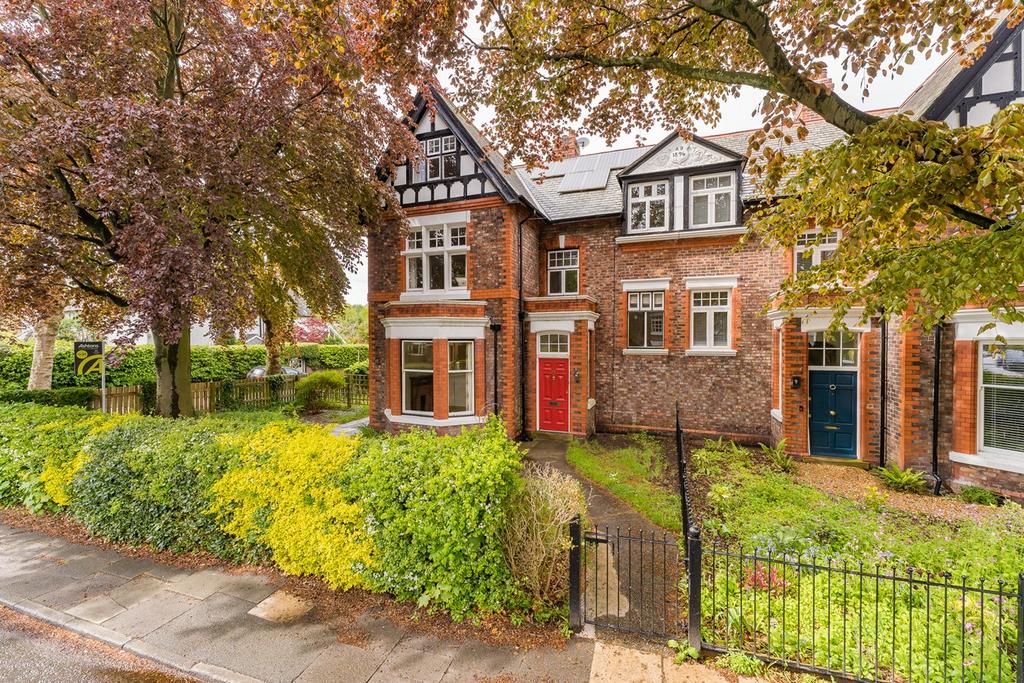 Whitefield Road, Stockton Heath, Warrington, WA4 6 bed semidetached