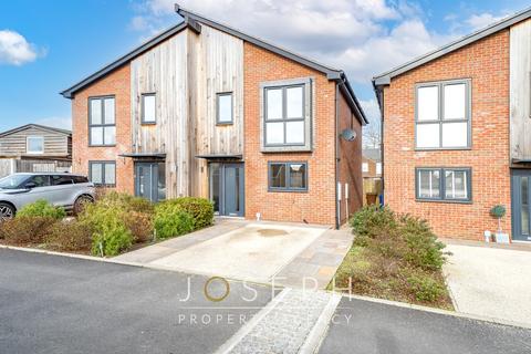 5 Mapleton Gardens, Ipswich, IP4 5FB