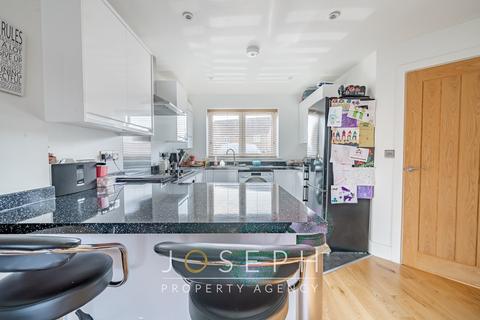 5 Mapleton Gardens, Ipswich, IP4 5FB