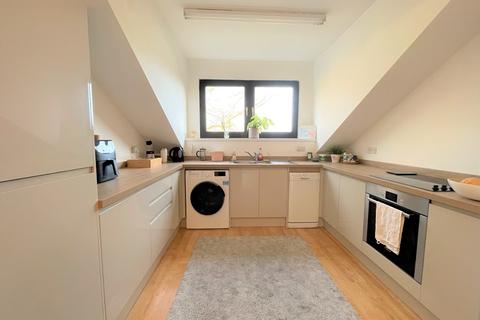 2 bedroom apartment to rent - Folland Court, West Cross, Swansea, SA3