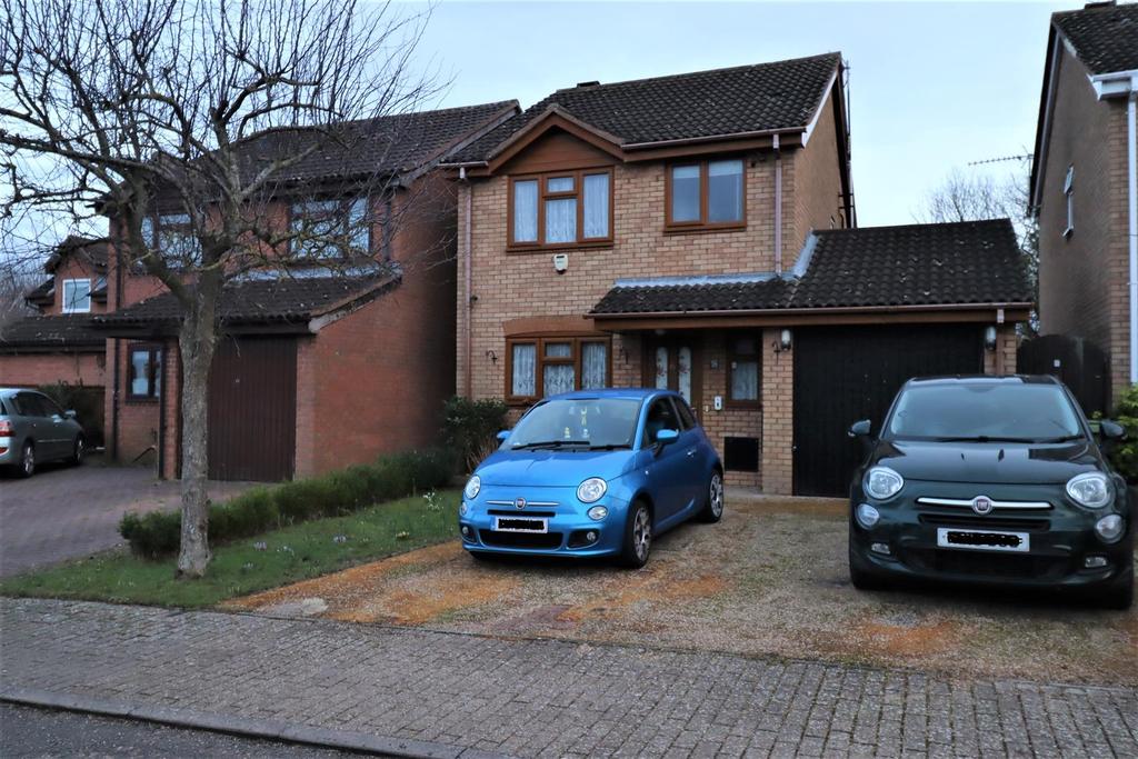 Cantle Avenue, Downs Barn, Milton Keynes 3 bed detached house £395,000