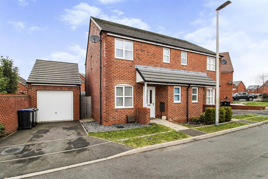 Hartshorne Road, Itchington... 3 bed semidetached house £280,000