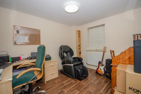 122 Arnold Road, Mangotsfield, Bristol, BS16 9LB
