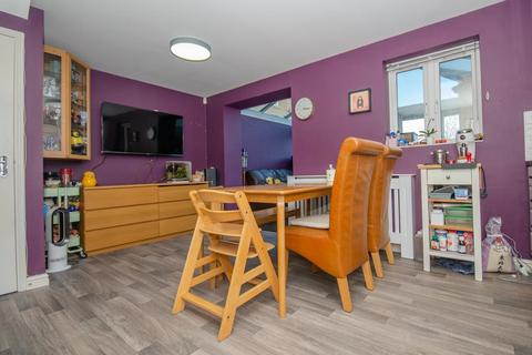 122 Arnold Road, Mangotsfield, Bristol, BS16 9LB