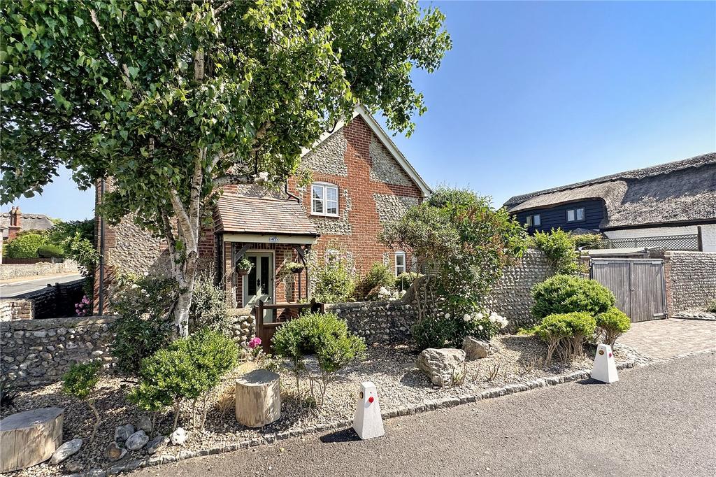 Sea Lane, Rustington, Littlehampton, West Sussex 3 bed semidetached